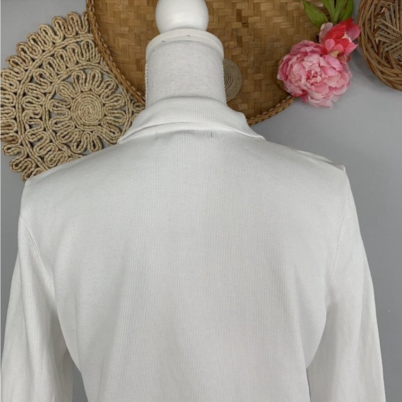 Lauren Ralph Lauren • Women’s White Henley Polo w/ Gold Buttons - Picture 5 of 9